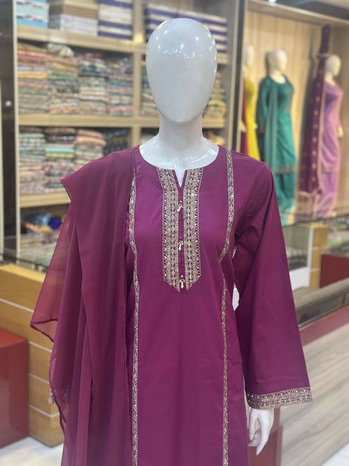Naaz Pink Cambric Patchwork Suit — Upper Kameez & Neckline Panel Close-Up — Rumaisa Fashion
